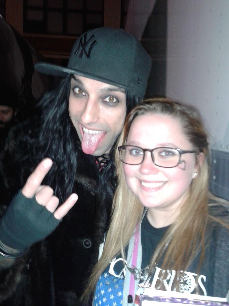 SParthenopaeus's tweet photo. I met @ccbvb last night. and cried for about 2 hours. I cant believe I really met my savior. I <3 him. thank you cc. http://t.co/4RCE6O4kXZ