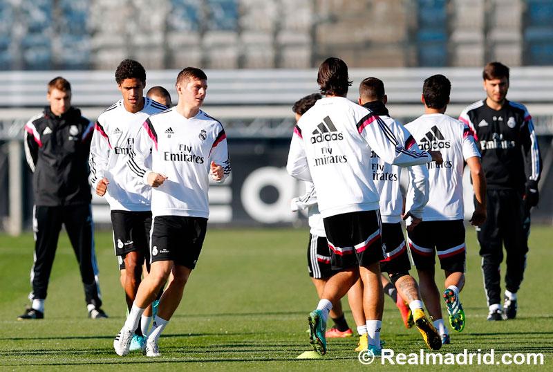 realmadrid's tweet image. El equipo continuó preparando el partido contra el Eibar #HalaMadrid