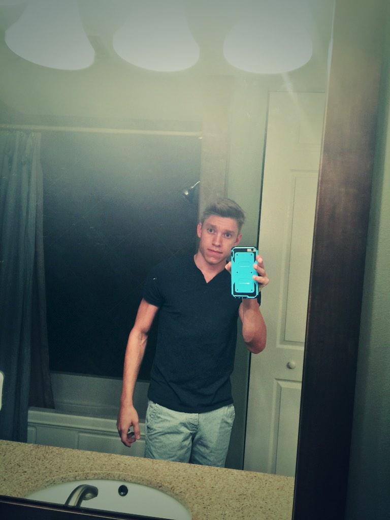 Here we go! #California here I cum ;) #gayporn http://t.co/T4G7xVSui4