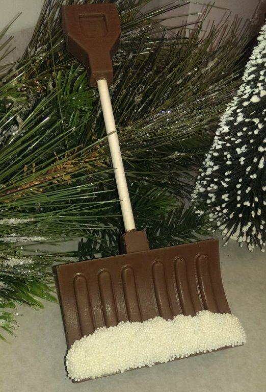lenlibbys_candy's tweet photo. @LLBeanFreeport @LLBean  Does everyone have a shovel ready for the coming winter? http://t.co/nuUC9SpwZF