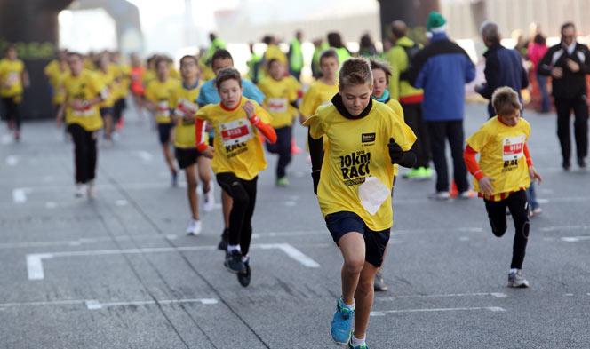 ClubRACC's tweet photo. 14 de diciembre: ¡un día para vivirlo en familia! ;D
No te pierdas la #10kmRACC: http://t.co/DTypORPslA #RACCMagazine http://t.co/fGI4UKzL1a