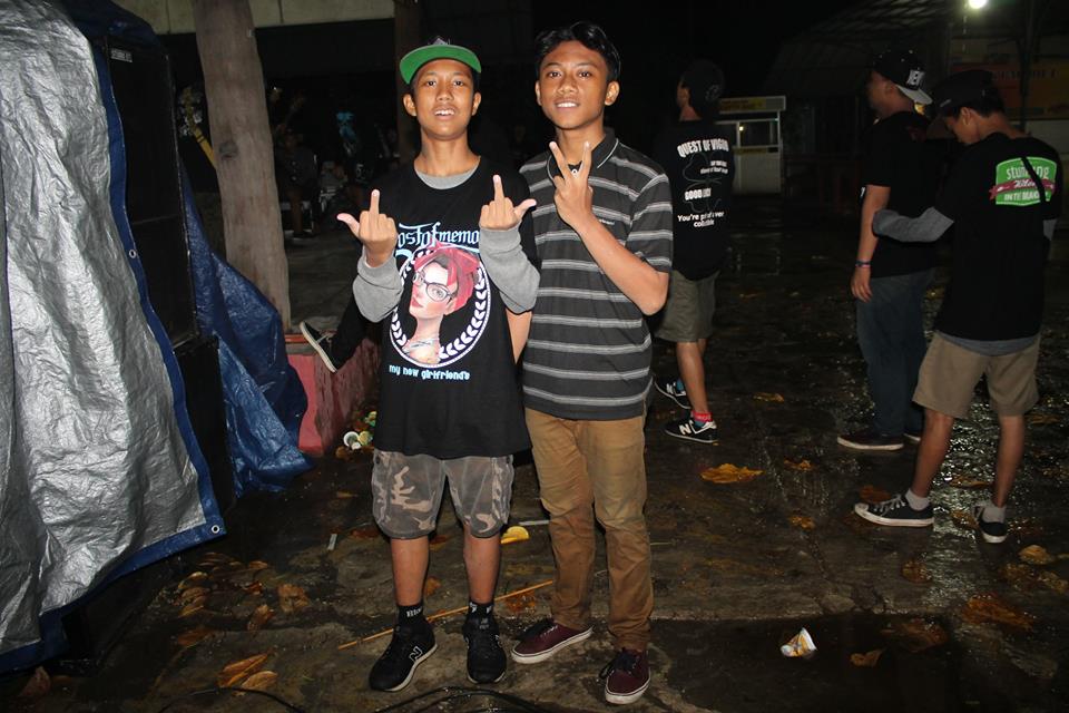 <a href="/lostofmemory_/">Lost of Memory</a> Day
Taman kuliner Gor Bekasi \m/