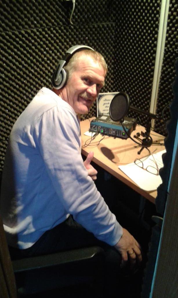 Joen stookkost'n #broezn noar beneed'n deur eem <a href="/VdBisolatie/">VandenBerg Isolatie</a> te bell'n. Pom pom pom pom    pom