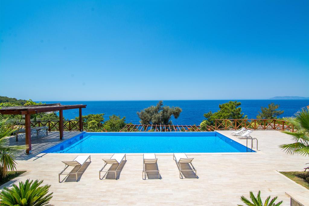 Yazlik_Villa's tweet photo. Yazlık kiralık özel havuzlu, lüks villalarda tatil imkanı   http://t.co/2d5Dx3aaZm http://t.co/8w2FB5MJyC