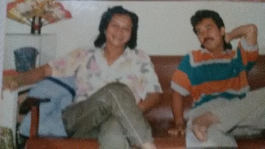 Prie_GS's tweet photo. Walau kabur foto ini berharga. Kenanganku bersama WS Rendra. http://t.co/olIWjfhHKx