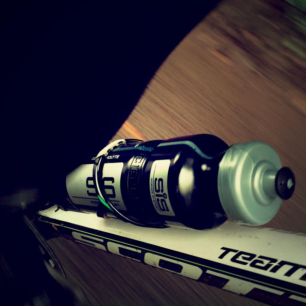 WIN: Your chance to win 1 of 3 SiS 800ml Black/Silver Pro bottles. To enter, FOLLOW US + RT THIS! Ends 8pm >