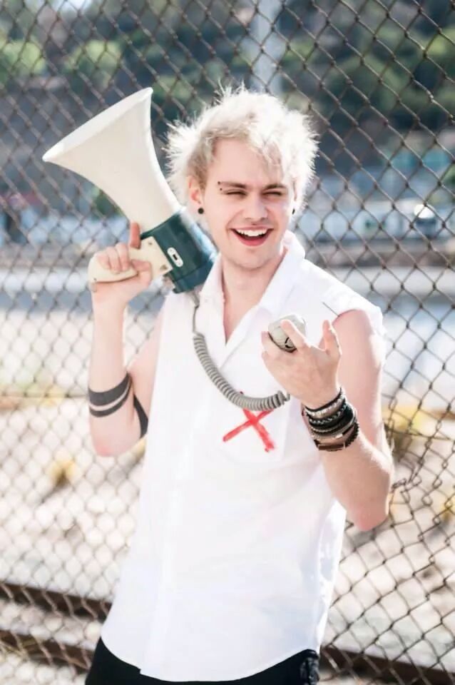 Happy 20th Birthday Michael Gordon Clifford  ! Love you so much !
See ya next year   