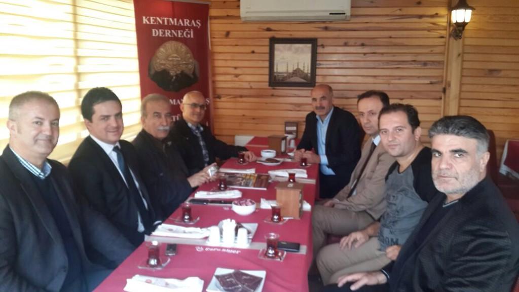 bilalardic_'s tweet photo. Degerli Hemşerimiz Abimiz @HanefiAvci2014 @Kentmarasder Derneğimizi Ziyarette Memlekete Dair Sohbet @AvBekirDedeler http://t.co/C6zY6tkren