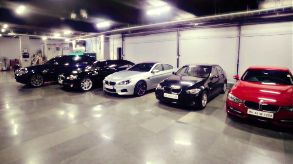 Sachin Tendulkar and Family at Antilia for Ganpati Darshan, image size:1200x675