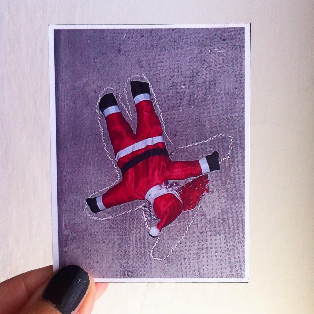 zeldawasawriter's tweet photo. Arriva Natale. Ognuno si prenda le sue responsabilità. Opera di #RenePascal. #zeldawasawriter #piscinacomunale http://t.co/oQvlPbM4bf