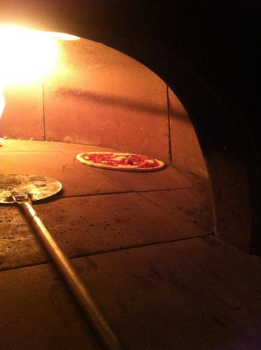 LovinDublin's tweet photo. To celebrate the new Honest Pizza we're giving away dinner for 4 @htgdublin for Sat night. Follow them &amp; RT to enter http://t.co/opq8M95NrH