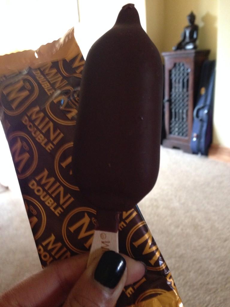 Pinkpiggywig's tweet photo. @MagnumUK what happened to my double mini 🙈 not what I was expecting... http://t.co/8ecrjFVjHJ