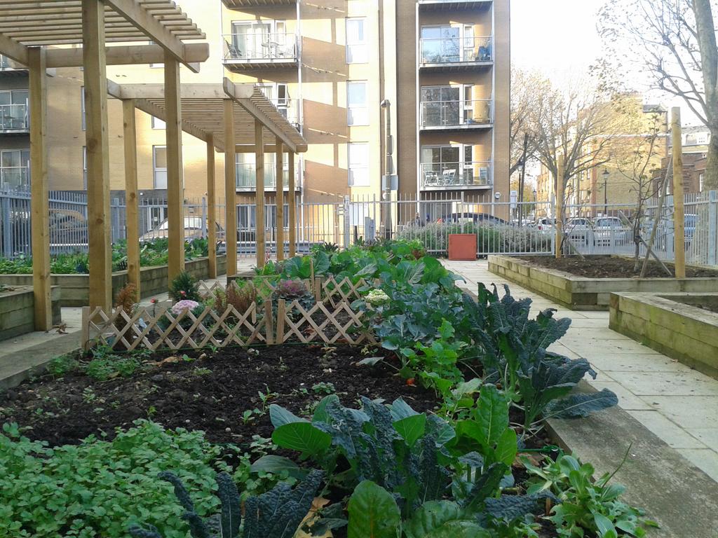 stevekeldcole's tweet photo. Great #edibleestates with East End homes http://t.co/HTtQVQkjfo