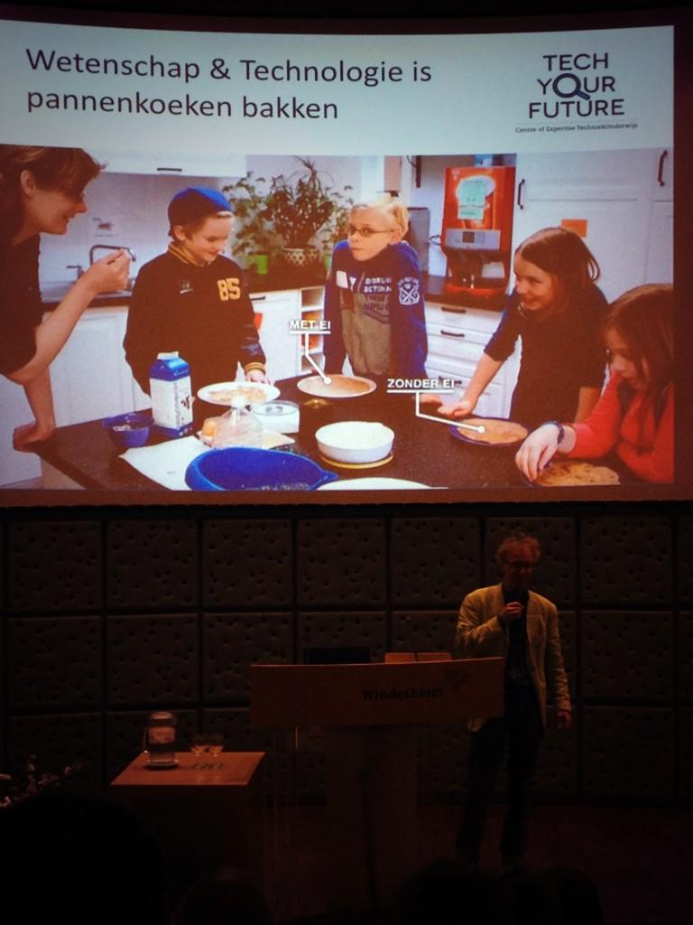 TechYourFuture_'s tweet image. Pannenkoeken bakken! met @HKeulen @Windesheiminfo #techyourfuture