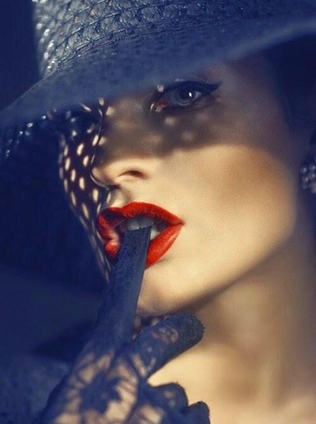 Bisogna vivere per capire, ma non sempre è facile capire che bisogna vivere...