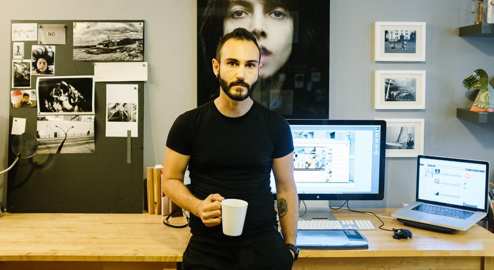 Fotoğrafçı Yiğit Günel, kendi stüdyosunda birçok ajansa ve müşteriye fotoğraf hizmeti veriyor. kat.io/interviews/yig…