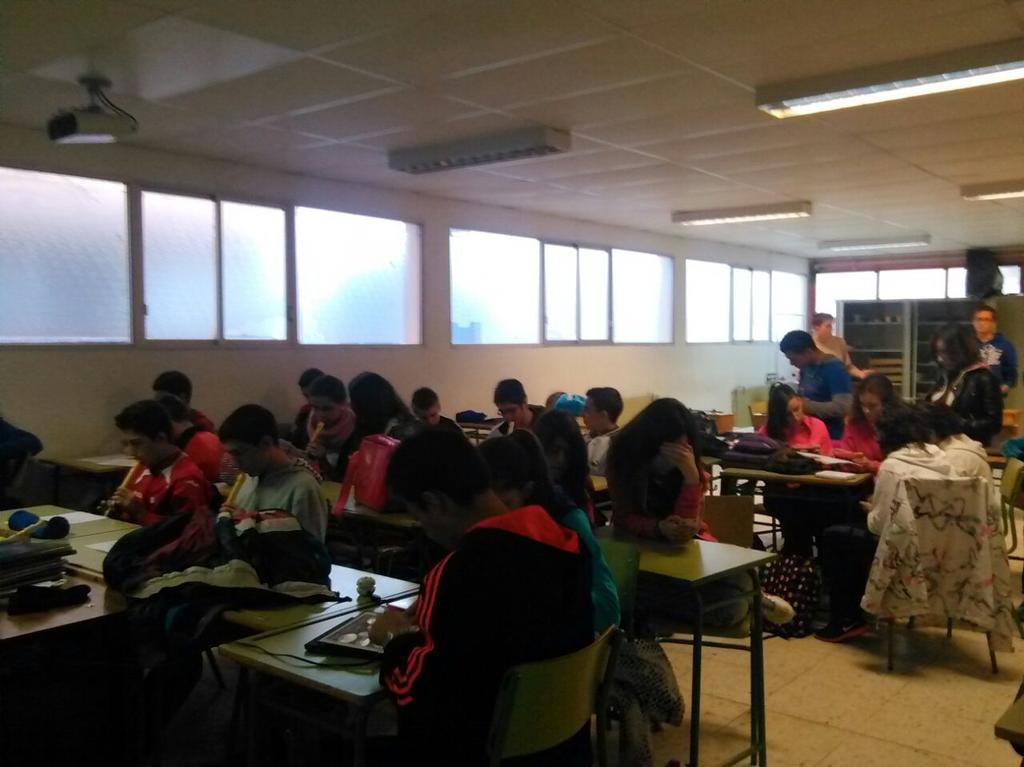 Losupercorcheas's tweet photo. Preparando ya la cancion! A tope chicos! :D #creabandasonora #nosimportalamusica #IESGregorioPrieto http://t.co/PHAYkMXzrw