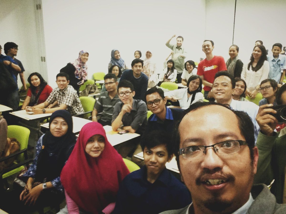 Selfie setelah bicara di <a href="/akberJKT/">Akademi Berbagi JKT</a> <a href="/akademiberbagi/">Akademi Berbagi</a>