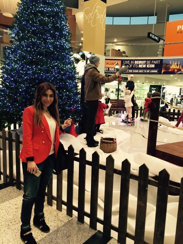 yara_lb's tweet image. هيك العيد عِنَّا بِ بيرووووووووت ❤️ 🎄🎁🎅🎄🎄 #العيد_ببيروت #كستنا