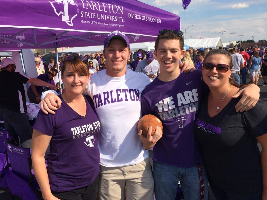 LathesTowns's tweet photo. @TarletonParents send in your Purple Pride Support TODAY! #PurpleOut #TarletonStrong #TarletonSupport http://t.co/OPGsMN45Xi