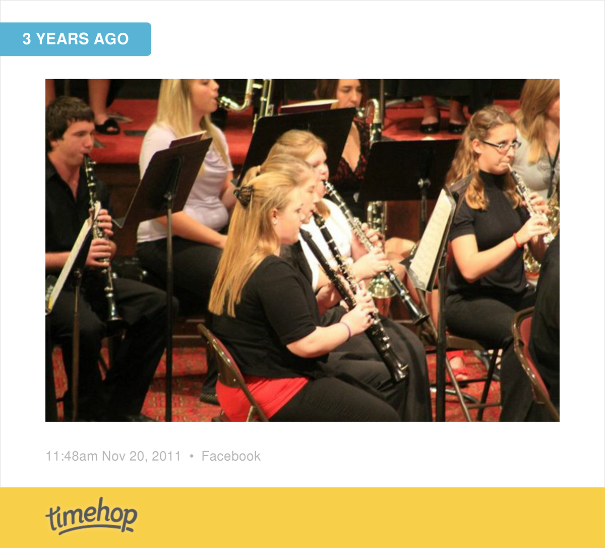 Sarah_baraa's tweet photo. Look how long my hair was!! I miss it :( http://t.co/tuisDwhthG http://t.co/BxyjdQu3sg