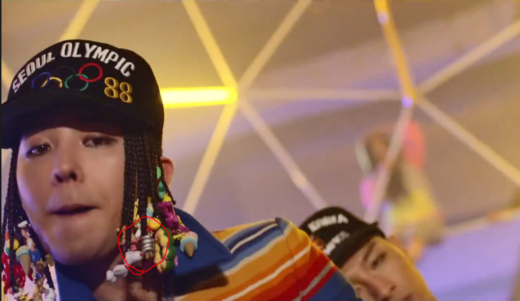 Sati בטוויטר Kpop Lov Gd X Taeyang Good Boy Mv ジヨンの髪の毛にぶら下がっているキャラクターのフィギュア ワンピースのチョッパー ミッキーマウスの手 マリオｘ２ Http T Co Hysfjxrtno 可愛いすぎるでしょ