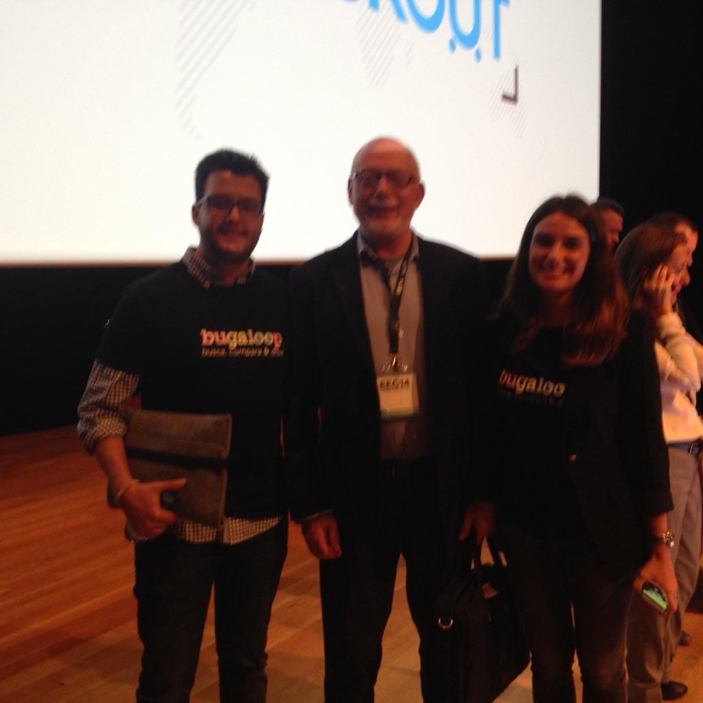 ESIC_University's tweet photo. Orgullosos! RT @JoostTom: Día feliz👍 Antiguos Alumnos del #MDB_ESIC ganan Premio #EEC14 con @Bugaloop start-up 👏 http://t.co/m87uA1vk3B