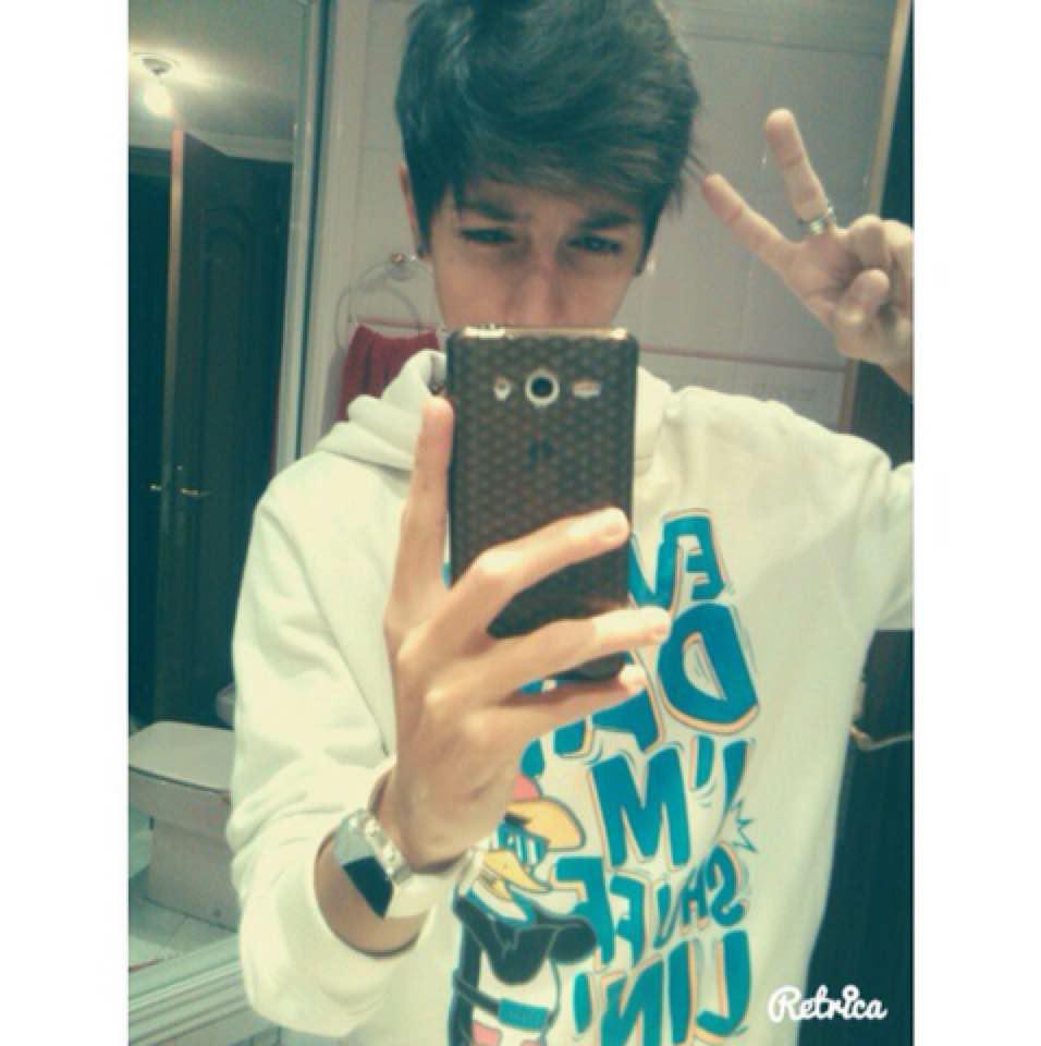 Jumez020's tweet photo. Im back* 
That is the cutest boy ever aww I love you hahaha 😍😂😂😂😜 just thanks for all edit bruh 😹 http://t.co/x2ghyHh80B