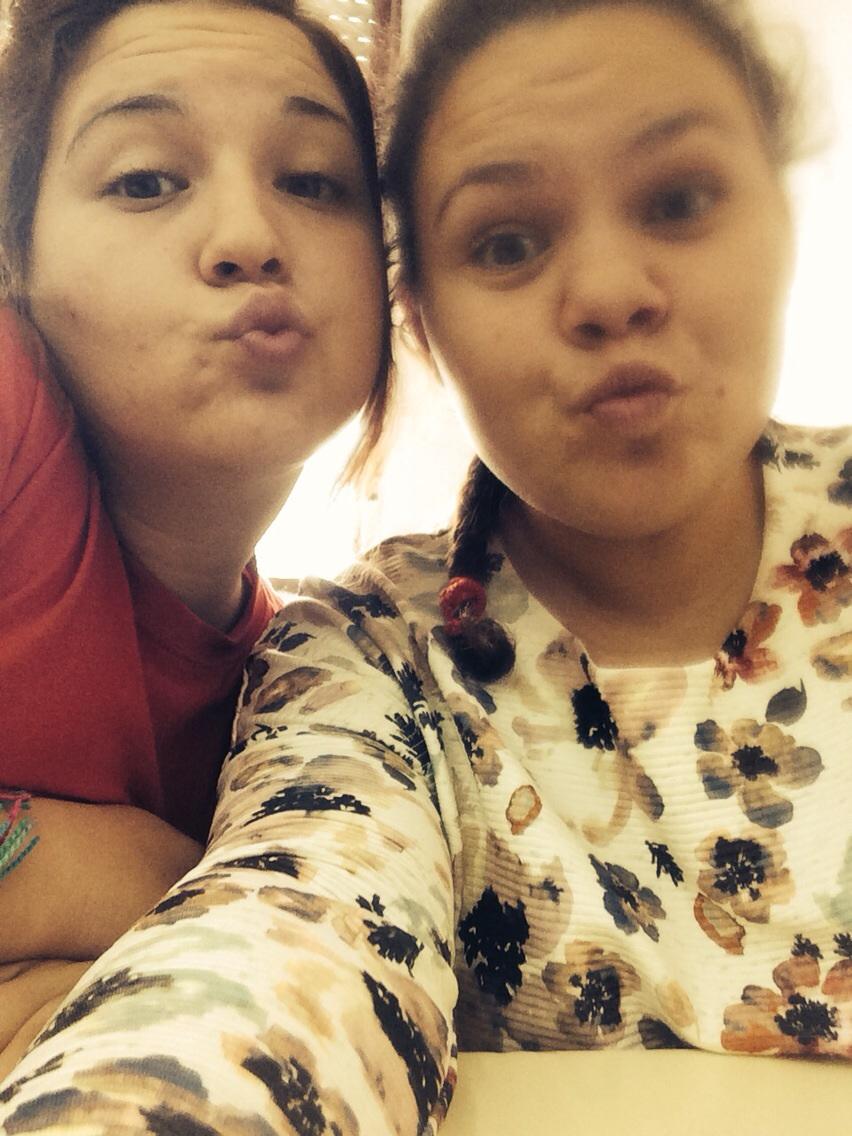 YolandaMartin37's tweet photo. Con la shula en geo @mariniitaa_ct #caretos http://t.co/xzrVwVgFmc