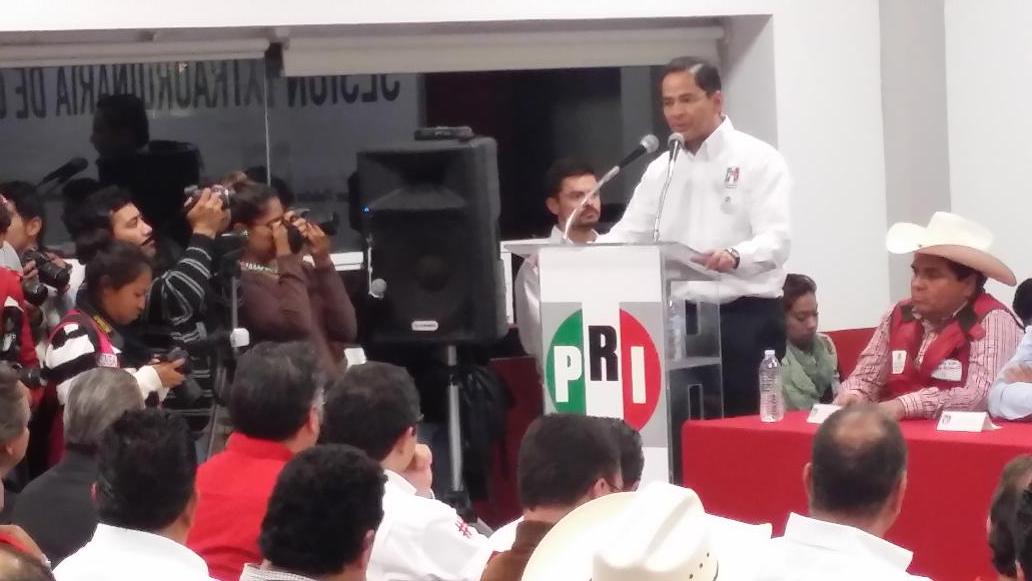 carmelitaonti's tweet photo. Candidatos a Gobernador y Presidentes Mpales se elegiran x Convención de Delegados #ConsejoPolíticoPRI @tonatiuh_sm http://t.co/QRL4UDWH6C