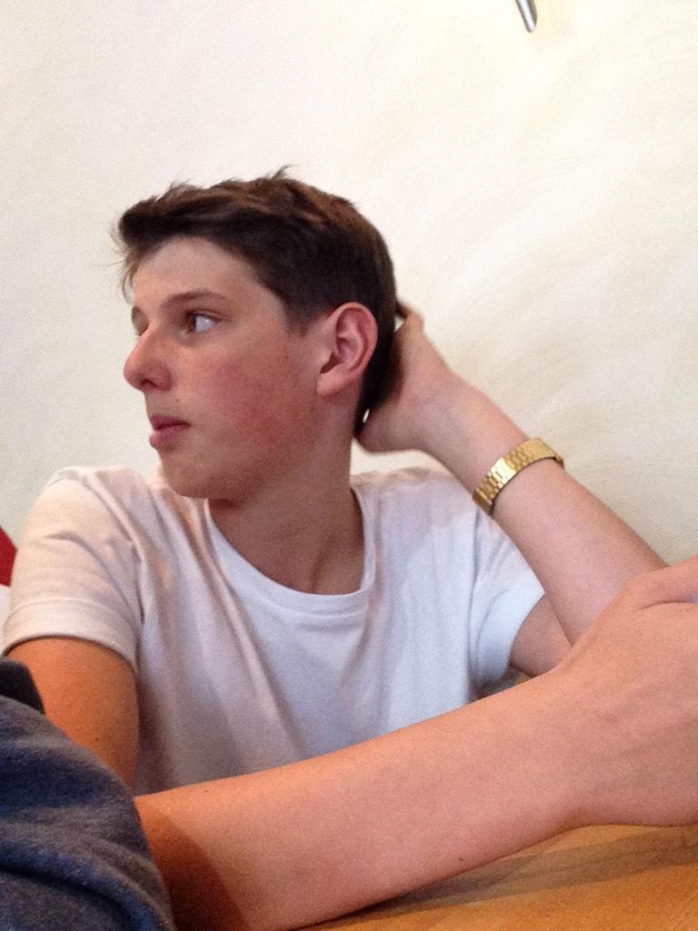 Pol_543's tweet photo. Trop bg #PerfectionInLife http://t.co/QoENR9AilO