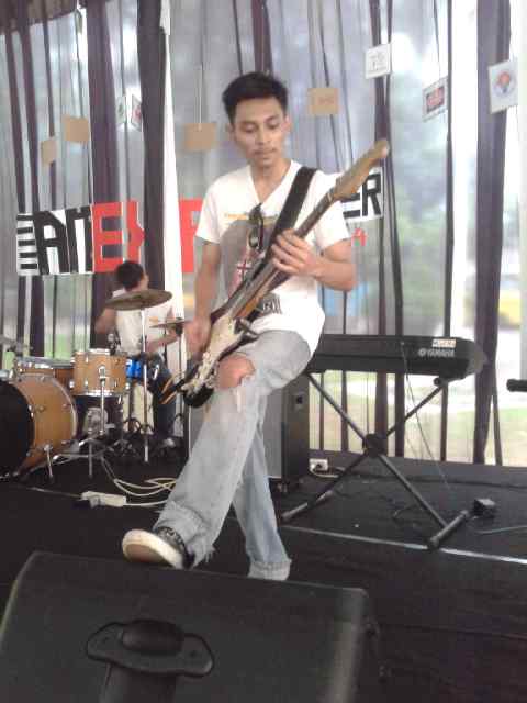 BUNKER_225's tweet photo. @MoraCarmicheals Pas lagu ke 2.. http://t.co/ysjm1RTJDG