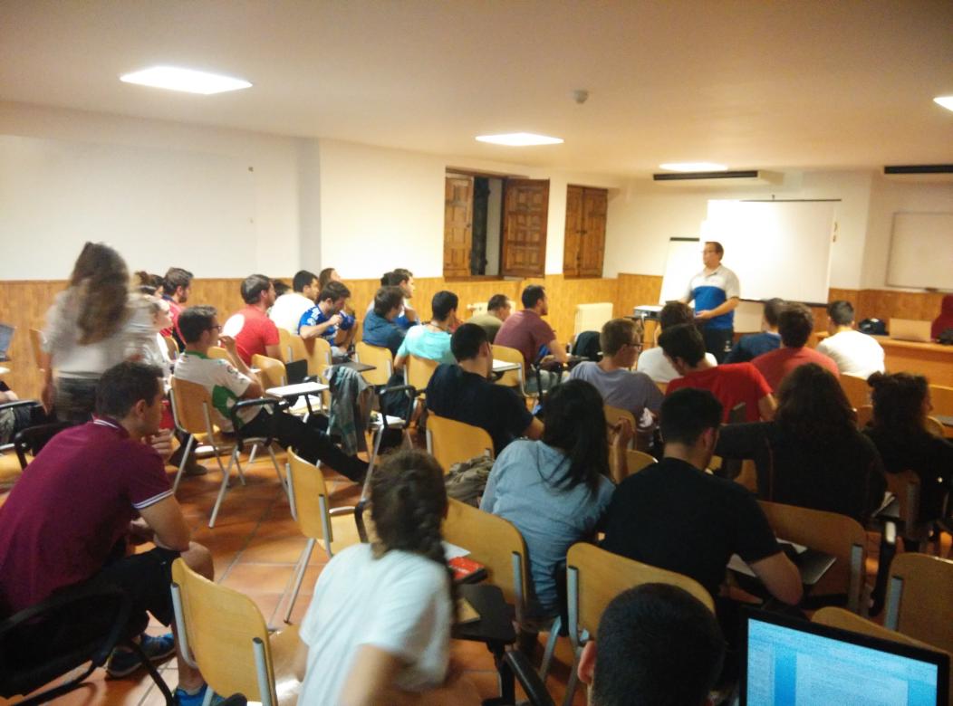anecafyde's tweet photo. Continuamos con  el debate sobre el #info3mas2 con @luiscereijo #IXANECAFYDEUCLM http://t.co/XXXEsxXqyz