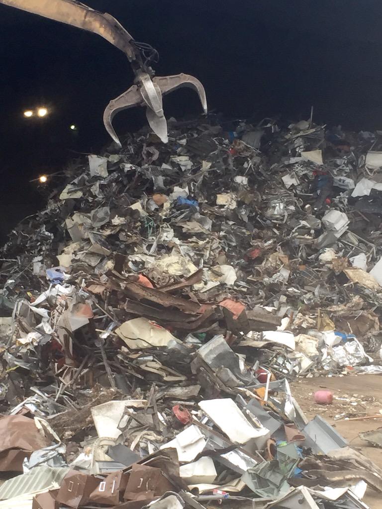 scrapgirl02's tweet photo. @FPTscrap #scrapmetal #SHRED http://t.co/F2uzcXiu2A