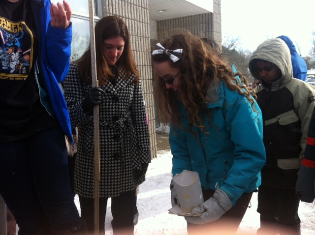 PaulyneCass's tweet photo. Testing our #eggdrops in #science! #structures @orchardpark7 http://t.co/JOP6IqHF56