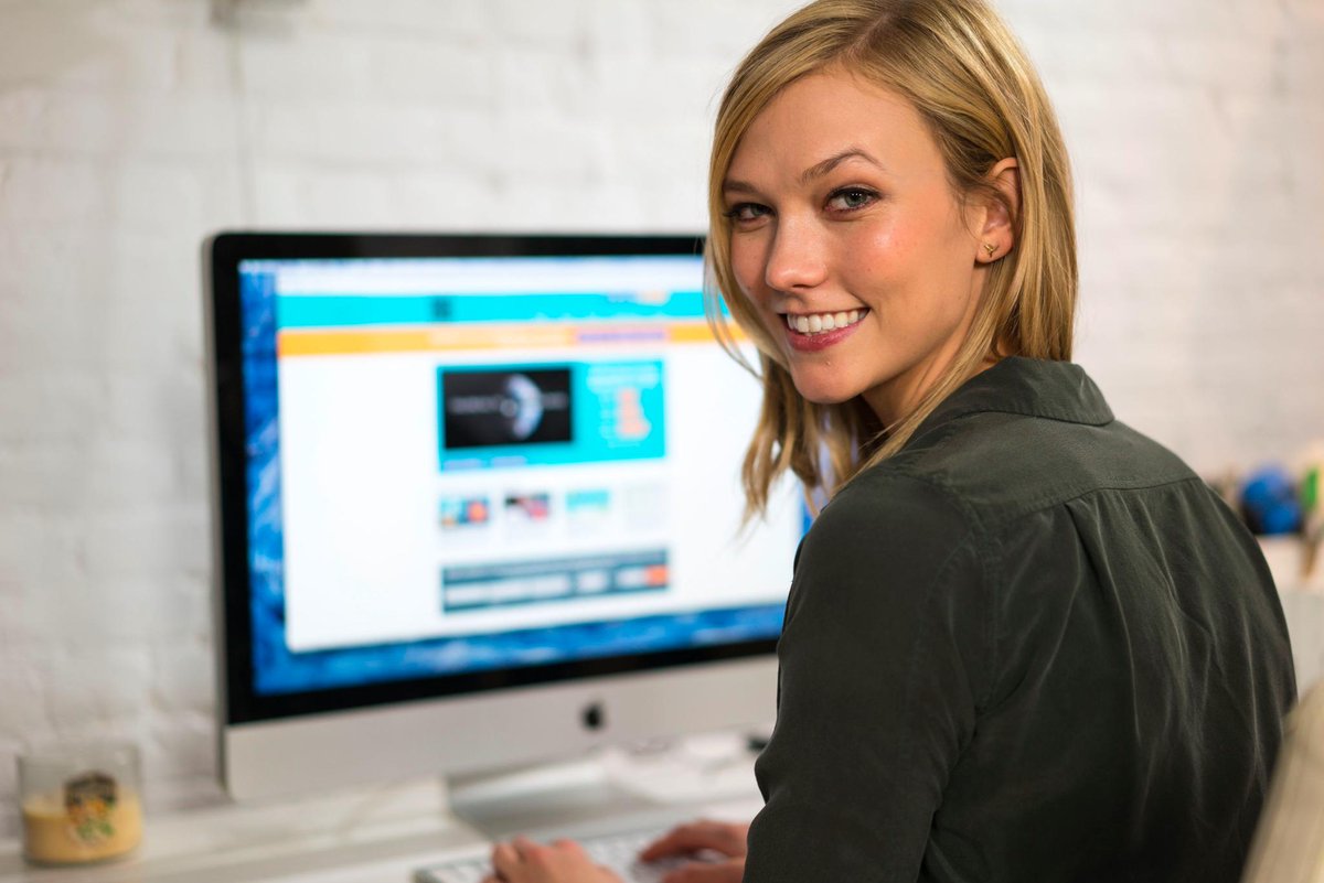codeorg's tweet image. 4 inspiring women lead our new tutorial, Artist with Anna and Elsa #HourOfCode codeorg.tumblr.com/post/103042812…