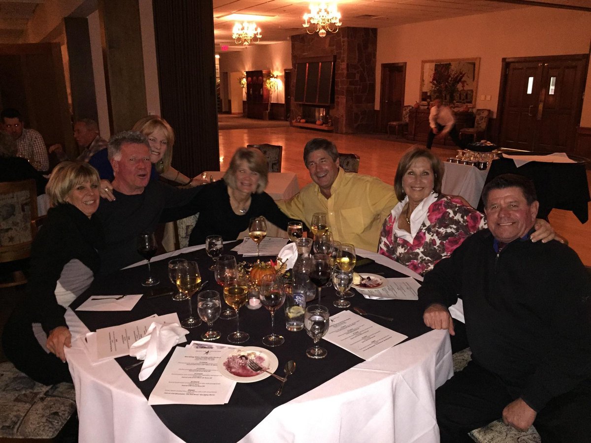 gdistributing's tweet photo. A great @GruetWinery wine dinner at MeadowLark Country Club! http://t.co/hEcHSBZrDR