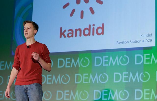 DEMO's tweet photo. .@getkandid sends you and a friend notifications at the same time, giving you 30 seconds to snap a picture to share. http://t.co/h9hbO68YLm