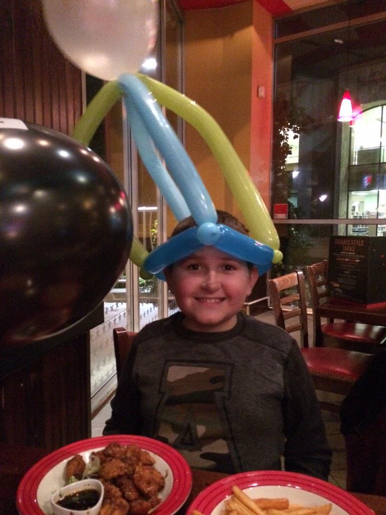 MrsF_1984's tweet photo. @TGIFridaysUK  #bens birthday, having a great meal at TGI Solihull http://t.co/9IwCKKbIYJ