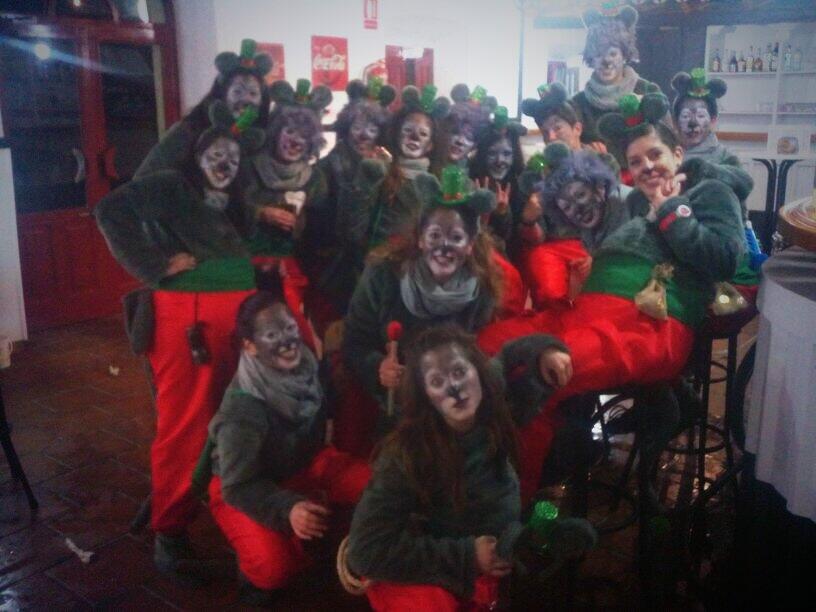 buenbu's tweet photo. Las ganas de Carnaval aumentan al ver estos momentazos. #Buenbú2015 😆👏 http://t.co/CC4vUwNLp7