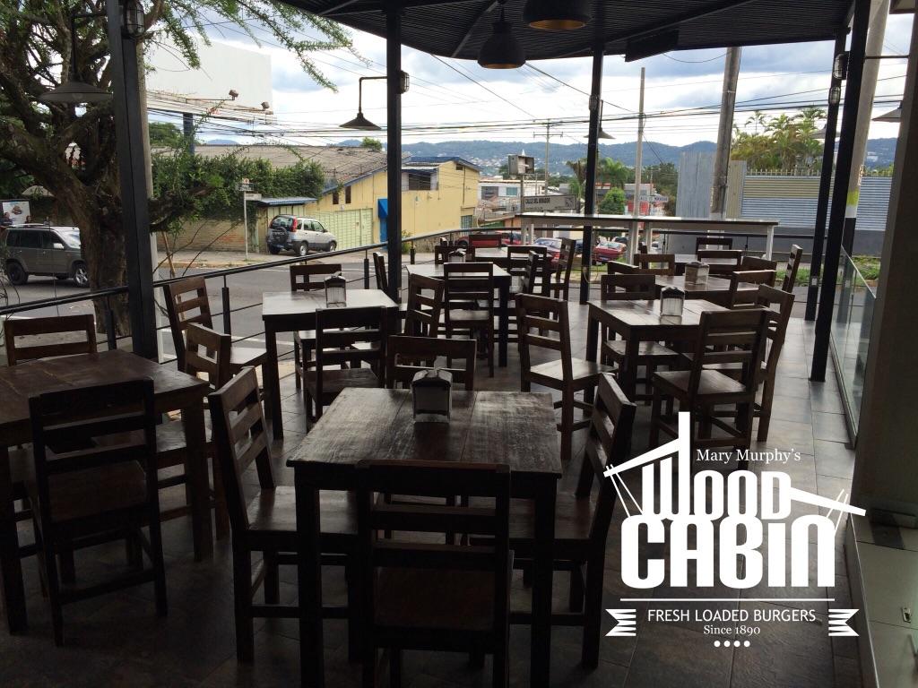 MaryMurphysSV's tweet photo. #lunchtime disfruta de un excelente ambiente en nuestra terraza y nuestro inigualable #goldflavor http://t.co/eXOXh09Wn4
