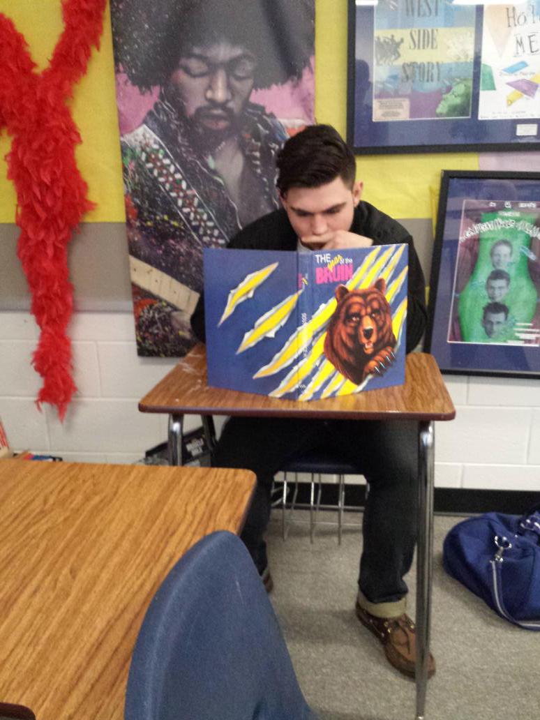 vdcx_'s tweet photo. when the teacher think ur working but ur really making protein shakes http://t.co/fCeQuZ0CSM
