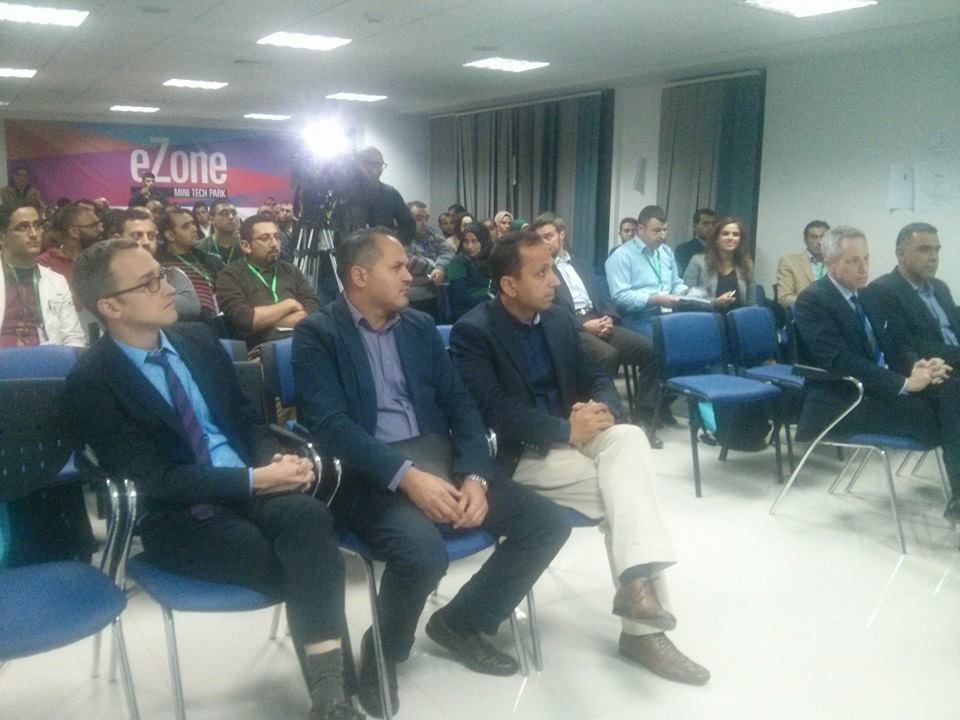 saednashef's tweet photo. Kicking off #StartupWeekend #Ramallah at eZone. Good luck everyone! /via @_SWRamallah #SWRamallah #SWR3 http://t.co/qBrO0FUjh3