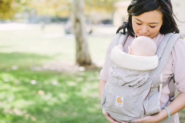 momdotmemamas's tweet image. LOVE the new @Ergobaby #InfantInsert  Keep those babies visible and kissable and #wearthebabies