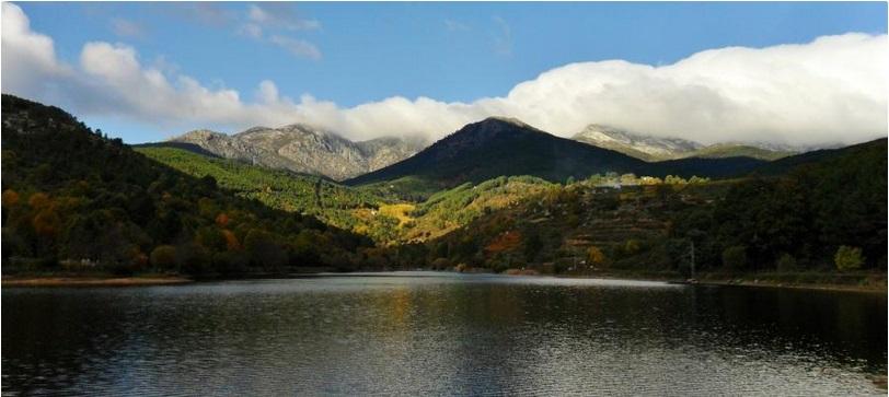 SienteCyL's tweet photo. Hoy os proponemos descubrir Arenas de San Pedro, en la provincia de #Ávila #naturaleza http://t.co/a7au5isgsa http://t.co/l8TMdT5smp