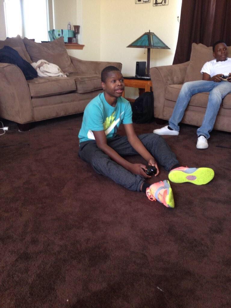 TheOGKooLAiD's tweet image. Nigga fucked him up then went back to playin 2K lmao darkskins really somethin else