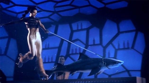 Veja como foi feito o comercial da Skol Beats Senses filmado inteiramente embaixo d’água - issoeincrivel.com/veja-como-foi-…