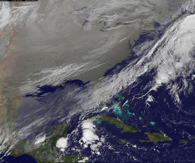 Phil44's tweet photo. In this @NOAA infrared satellite image taken Nov. 18, cold air can be seen over the central and eastern United States http://t.co/JafhBfHbJg