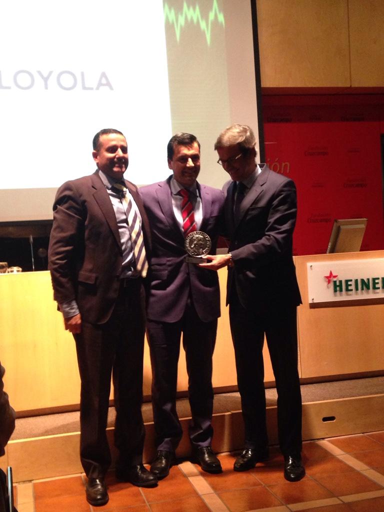 anadumu's tweet photo. "@premiosagripina: Premio Categoría ANUNCIANTE DEL AÑO - Ganador Universidad Loyola Andalucía @ULoyola_P #agp14 http://t.co/d8DG3ephcq"