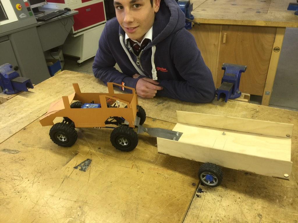 AngsYngEngrs's tweet image. Status check on  @World_Traders 4x4inschools CAD body design #CardboardAidedDesign  #ontarget
